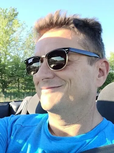 LovingKing Profile image 2